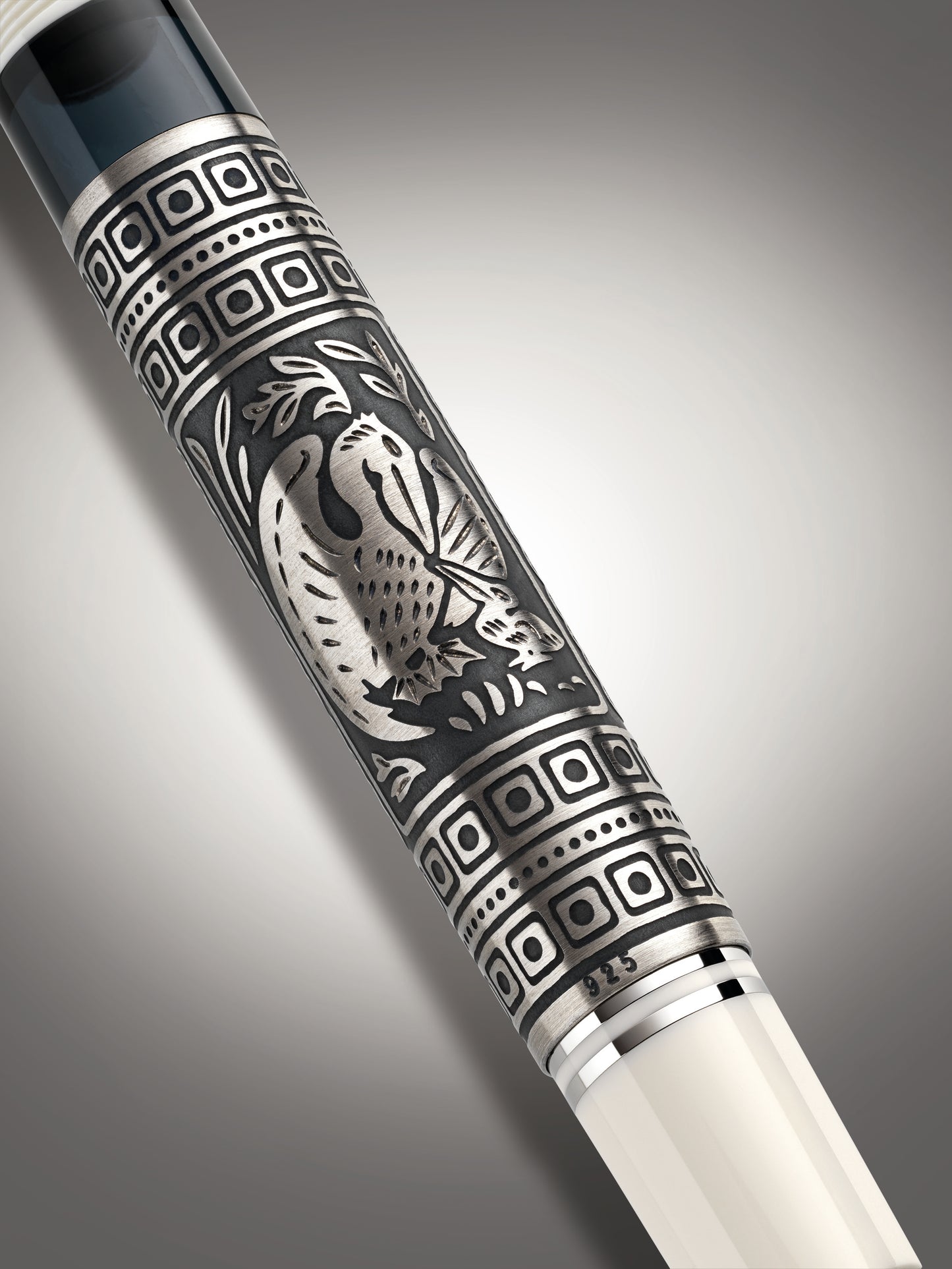 Pelikan Toledo White M900 (PRE ORDER) SPECIAL EDITION