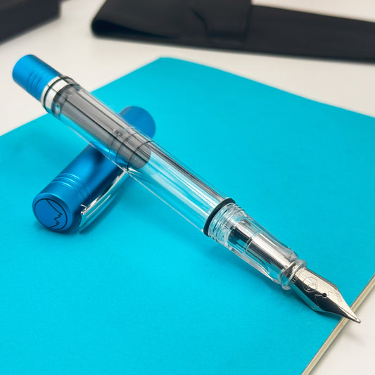 MP1 BRIGHT BLUEt Monteverde USA® Lock-It Piston Technology Fountain Pen Monteverde USA®